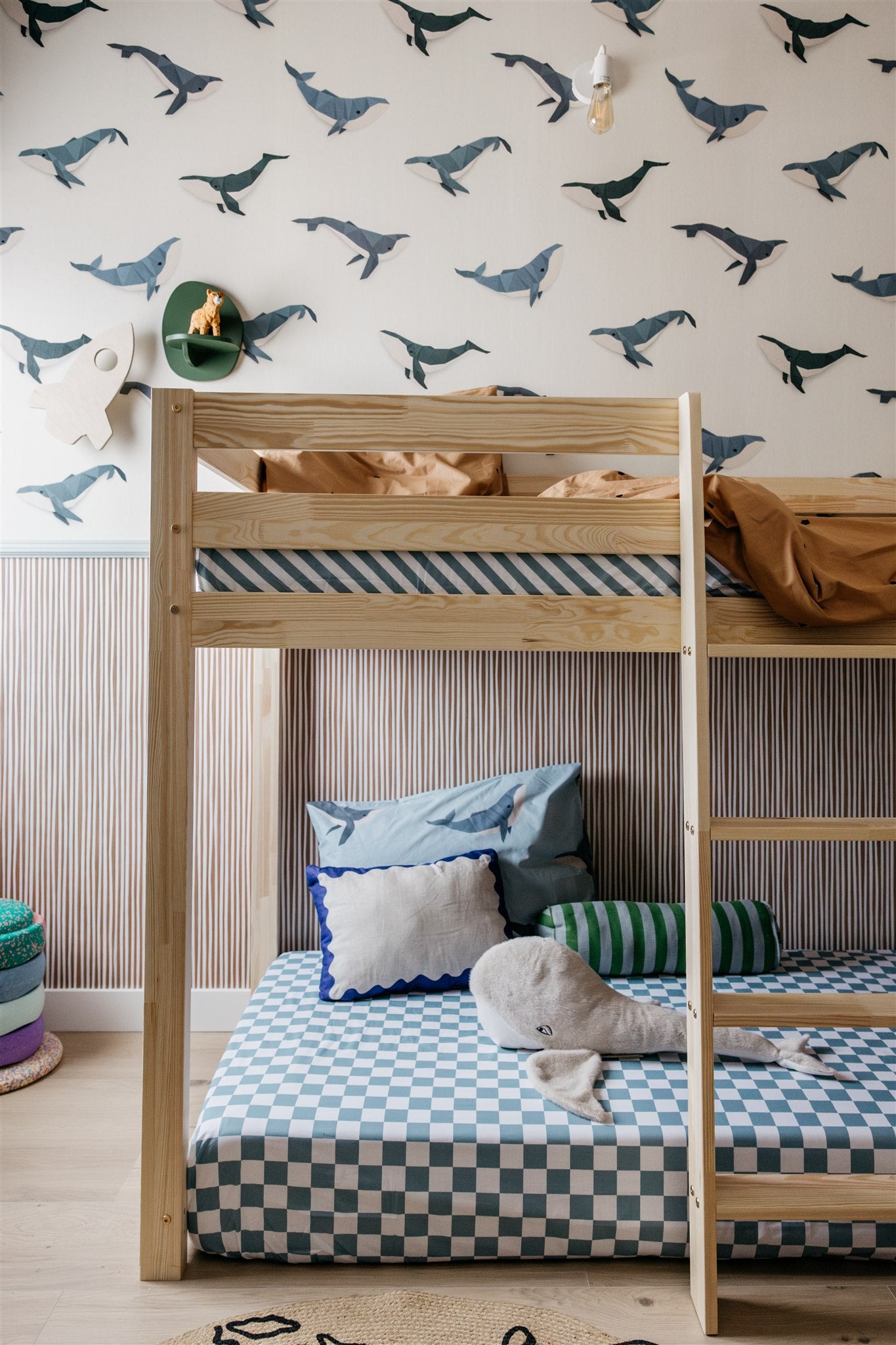 Striped wallpaper caramel - Studio Ditte