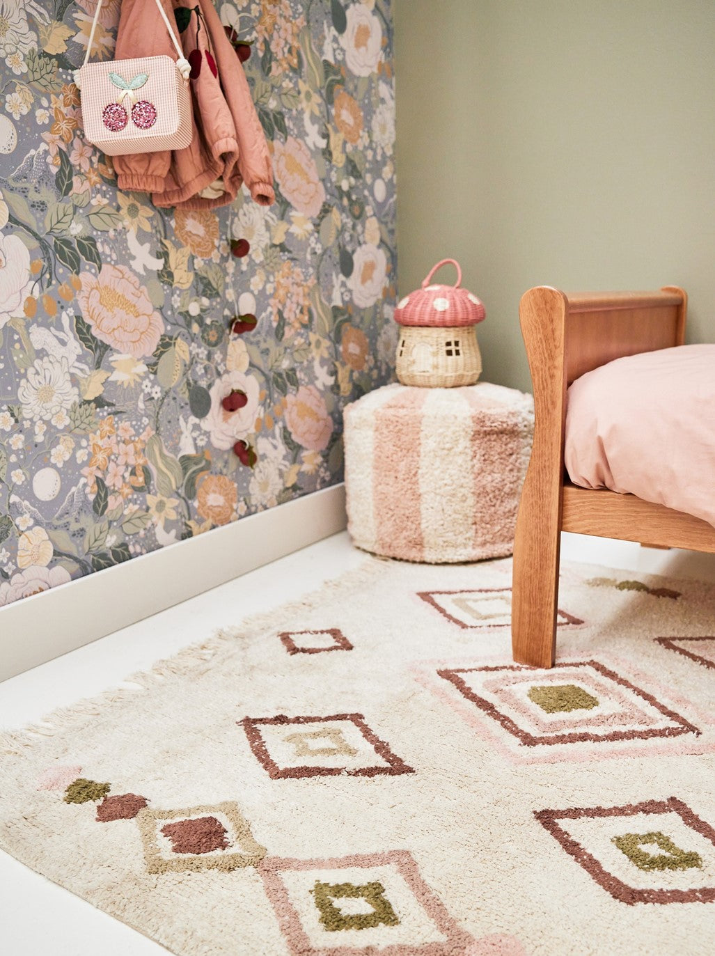 Liz Pink Aubergine rug