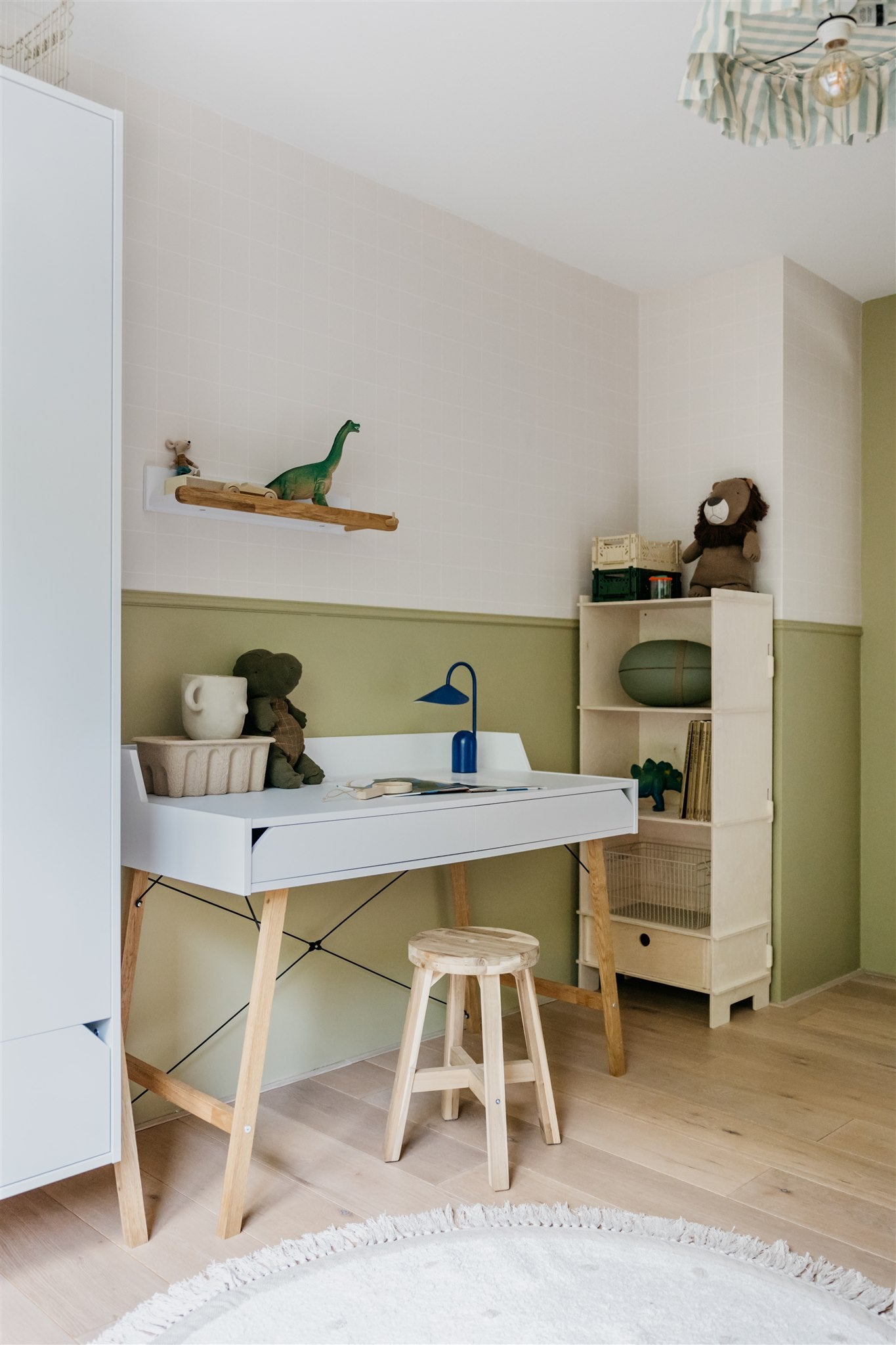 Groene verfkleur op wand in jongenskamer Hazelwood