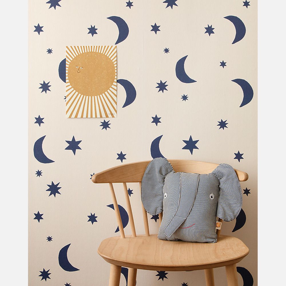 Sterren en manen behang nacht blauw op crème | Studio Ditte