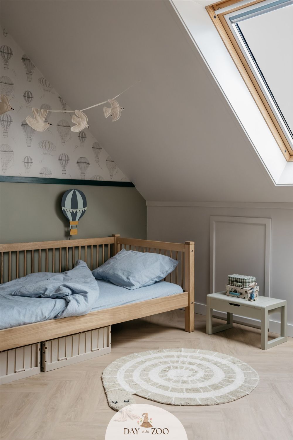 Stoere kleuren op de zolderkamer van Moos