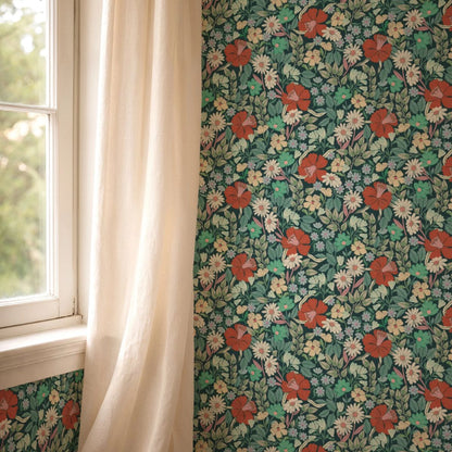 Detailopname Bloom Sunset Clay – handgetekend bloemenpatroon in warme kleitinten