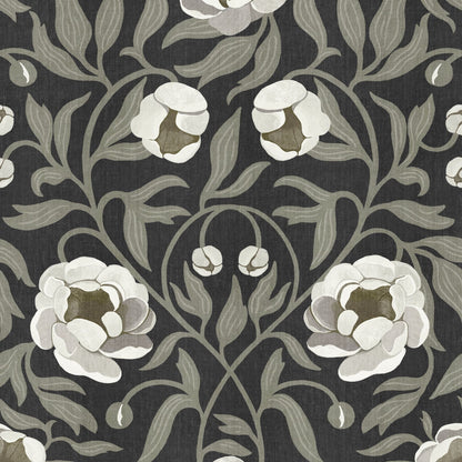 Peony Charcoal behang van Summer Gray met crèmekleurige pioenrozen en grijsgroene bladeren op antraciet