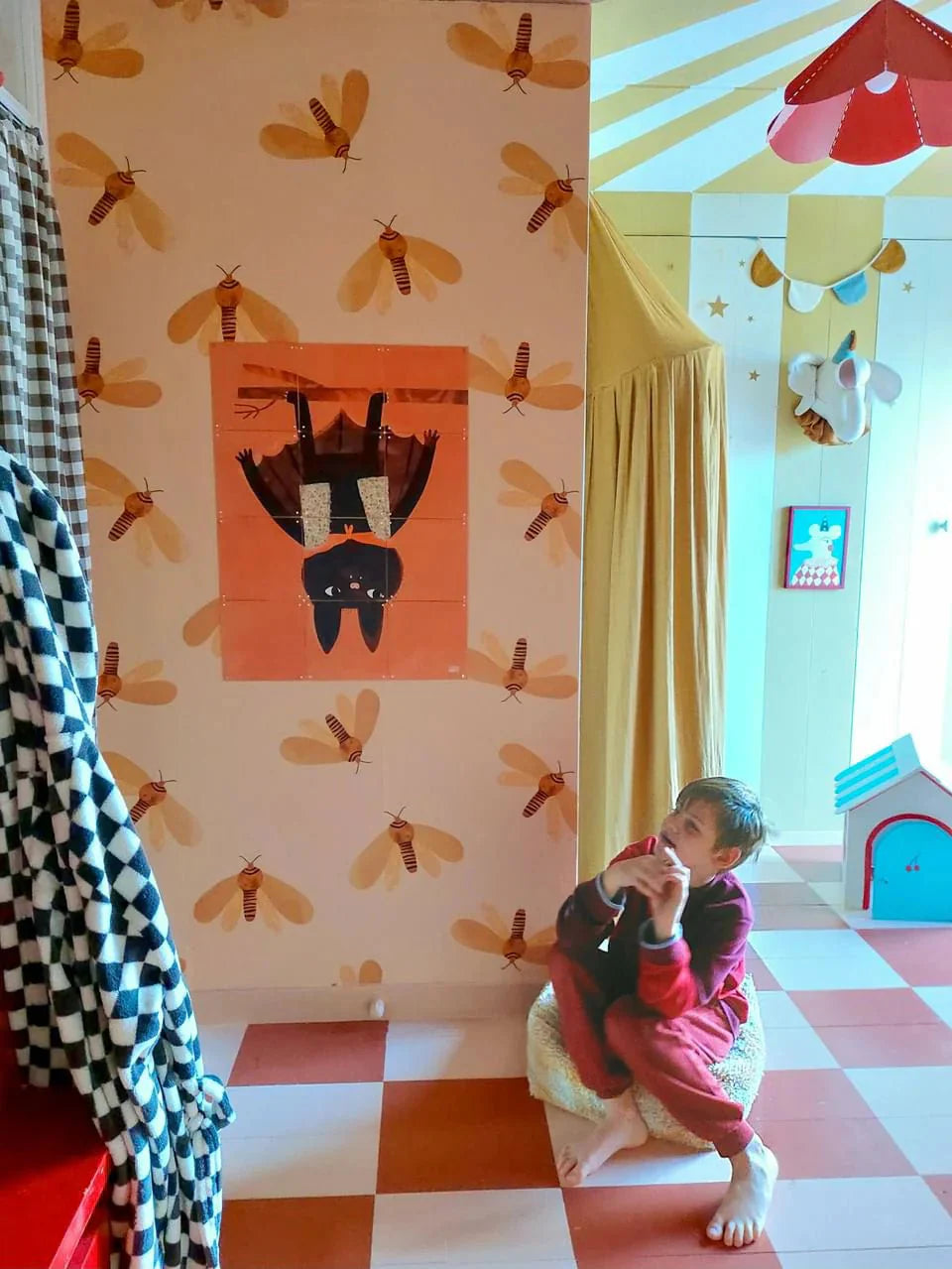 Meet Me at the Wall Wallpaper - Moth Sun - Aniek Bartels