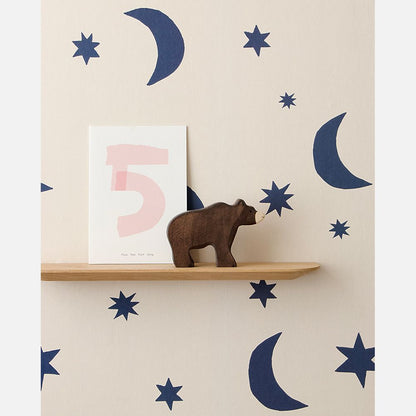 Sterren en manen behang nacht blauw op crème  | Studio Ditte